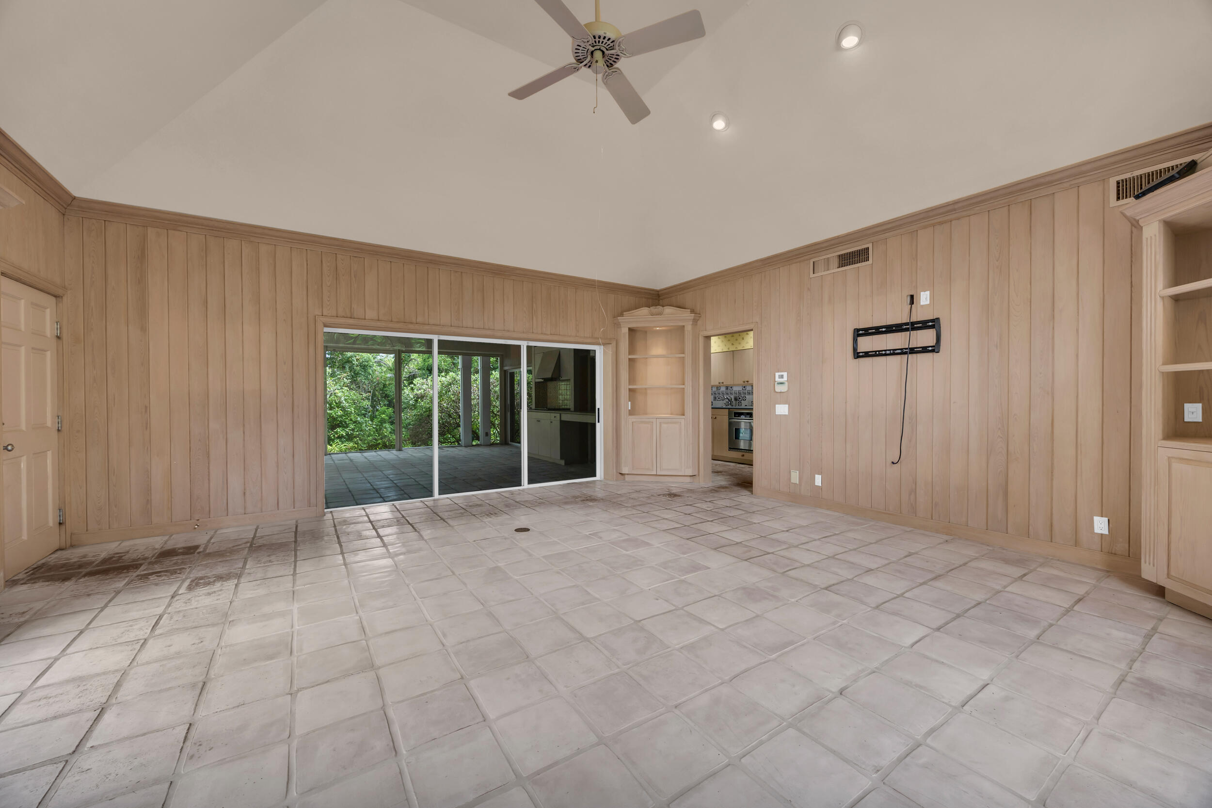 LOBLOLLY PINES - Residential