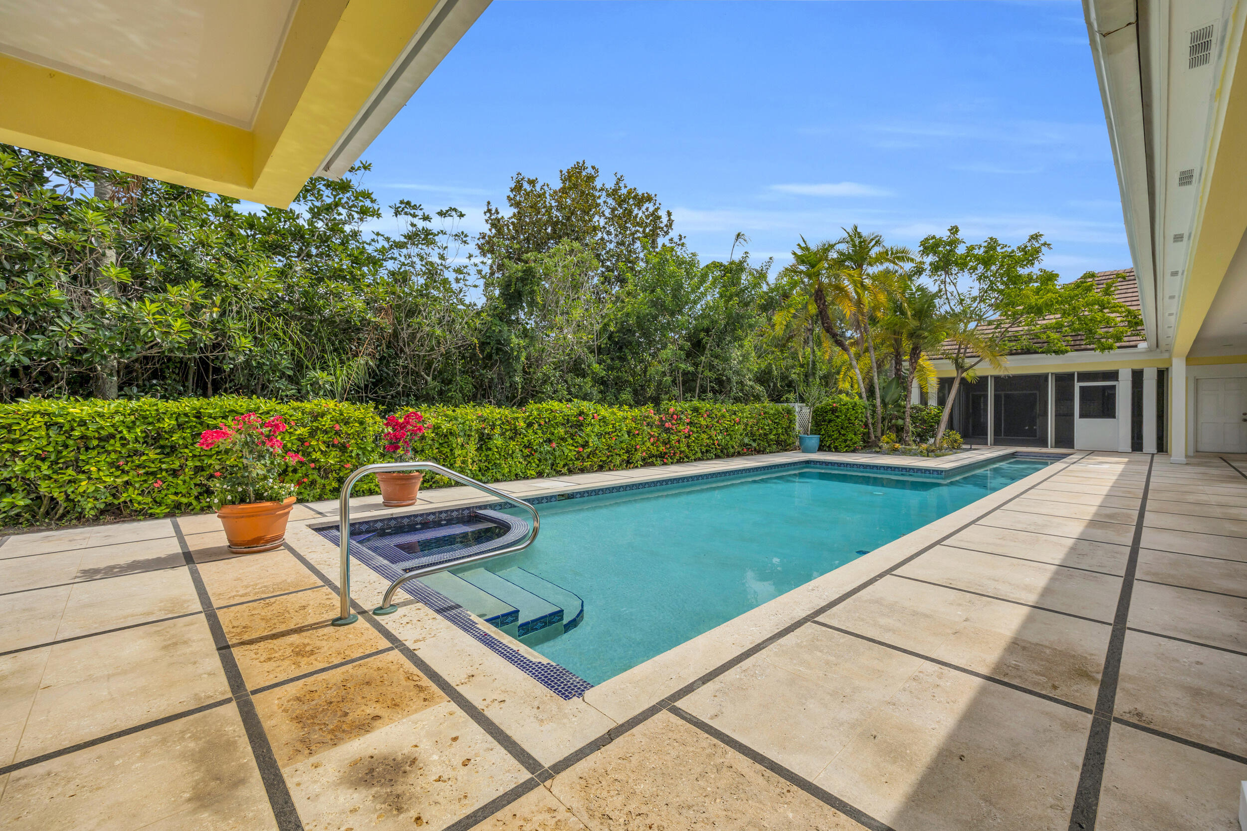 LOBLOLLY PINES - Residential