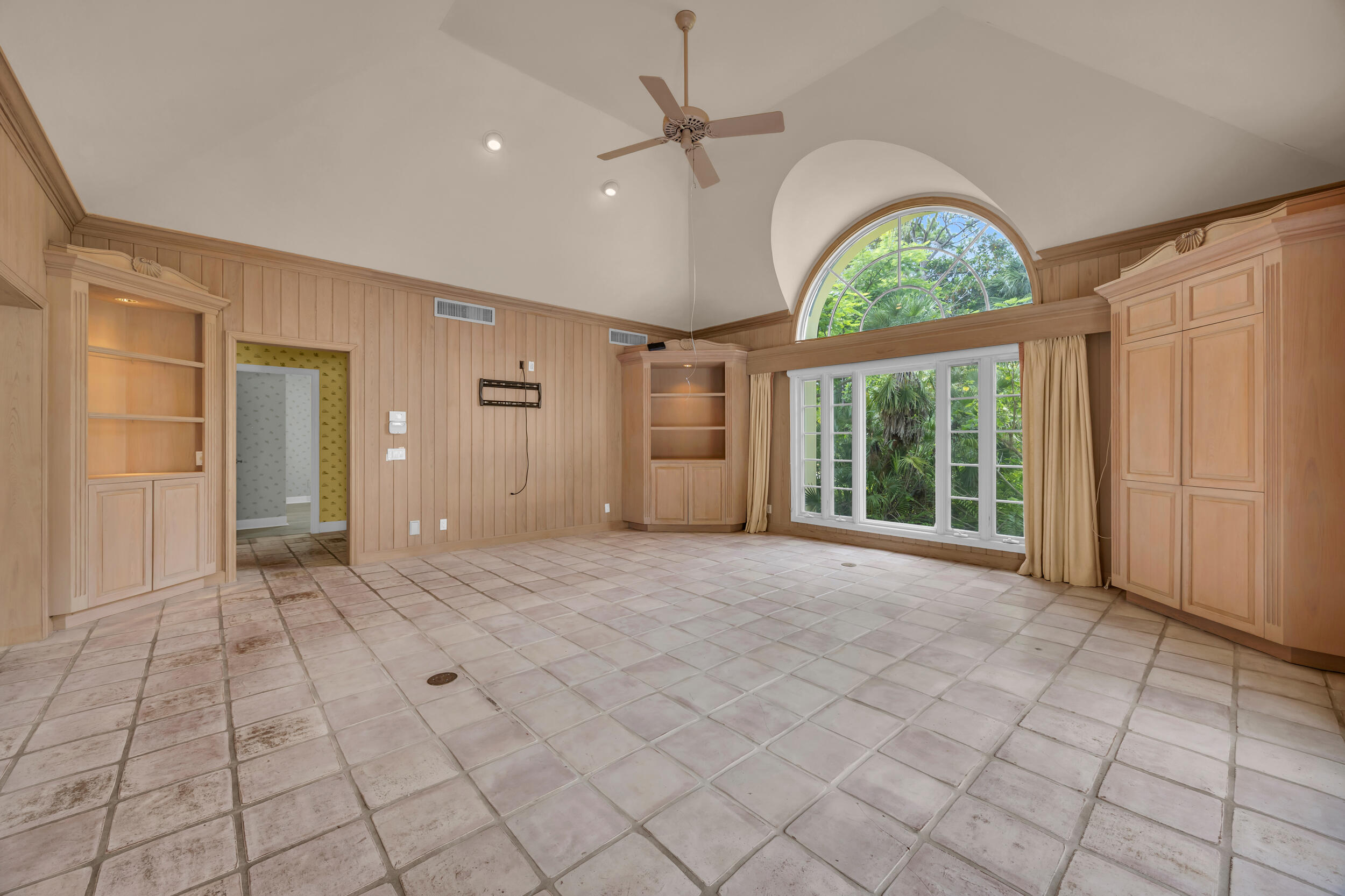 LOBLOLLY PINES - Residential