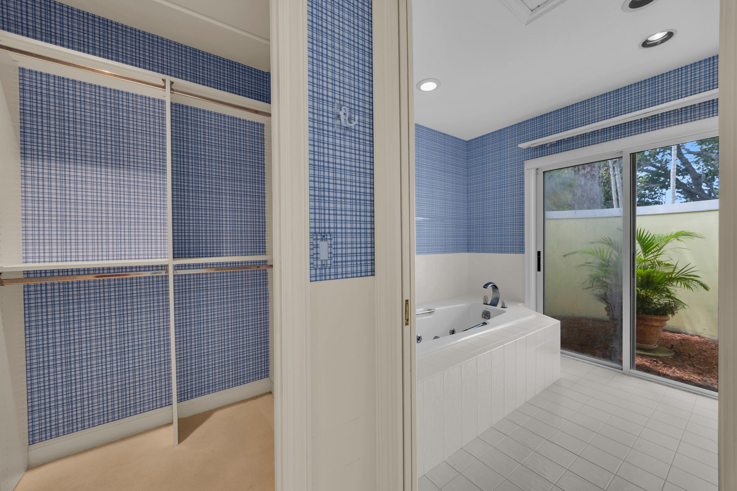 LOBLOLLY PINES - Residential