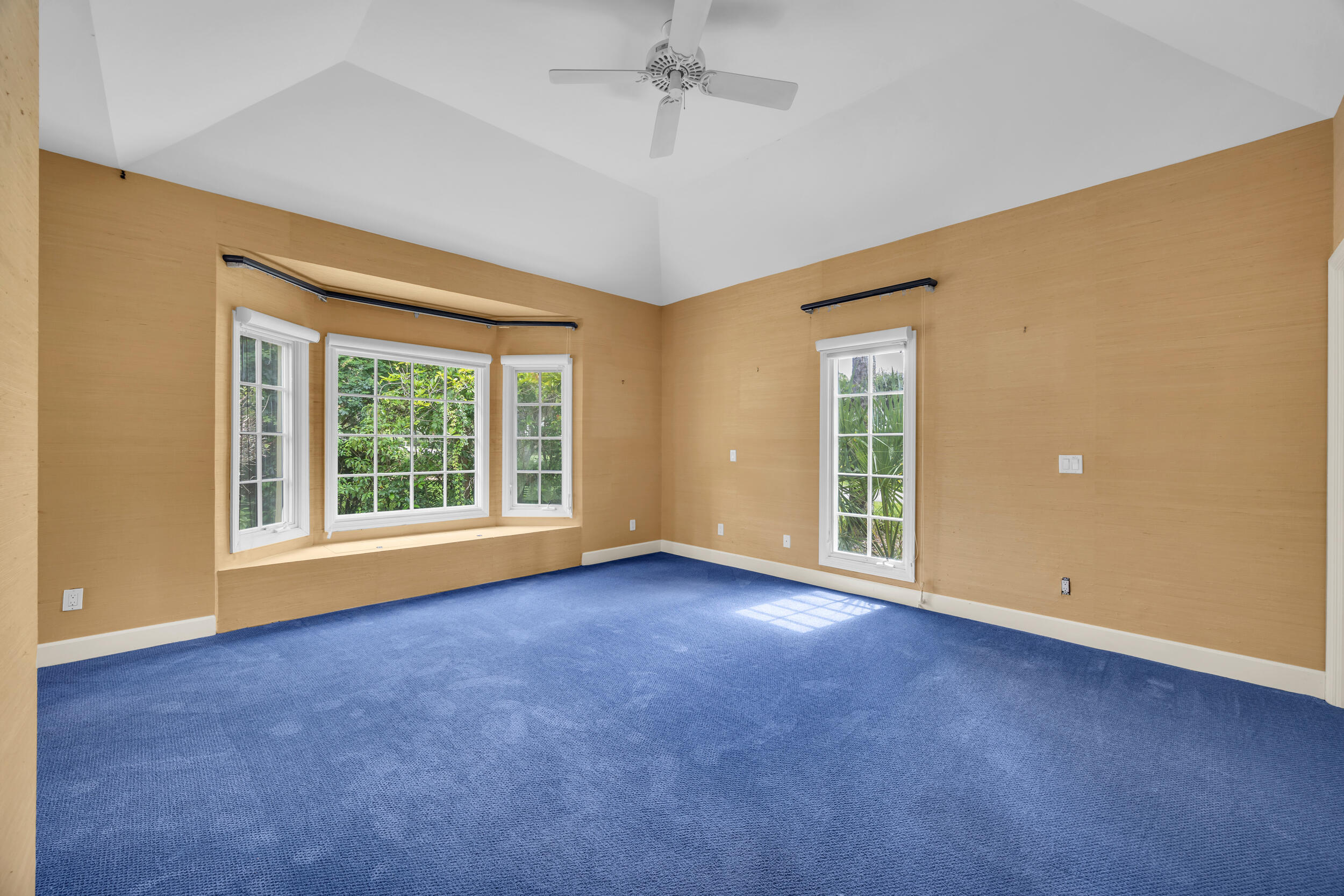LOBLOLLY PINES - Residential