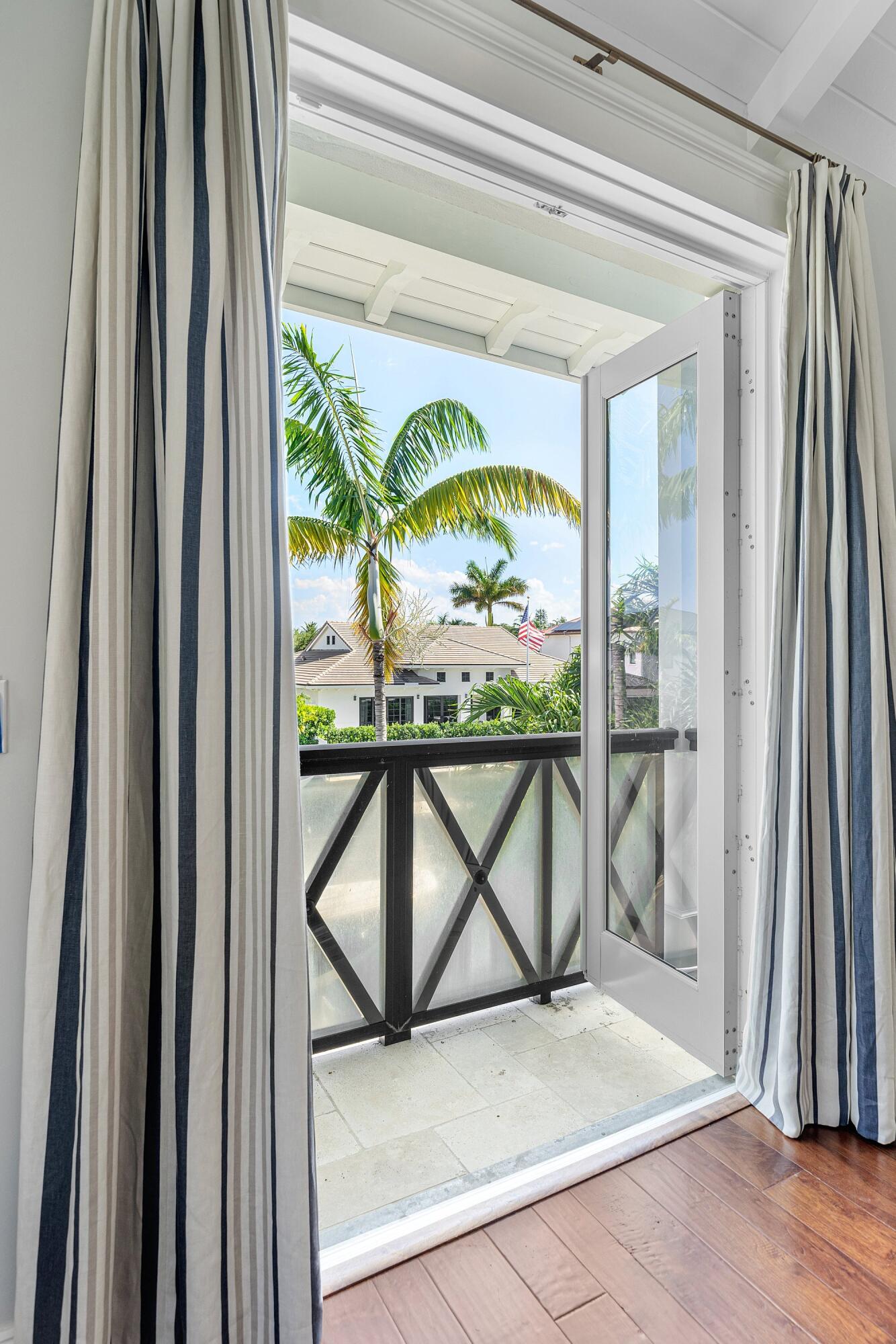 TROPIC ISLE - Residential