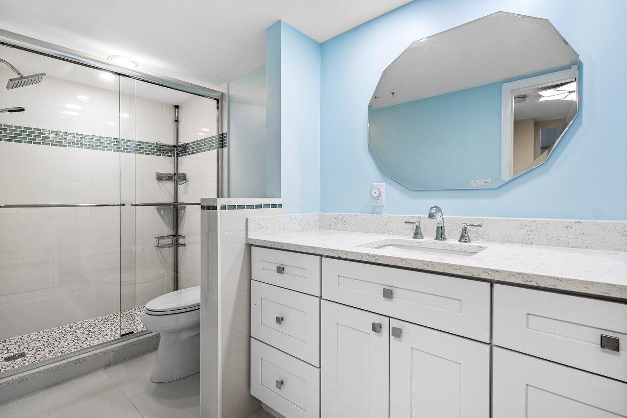 ENVOY CONDO - Residential