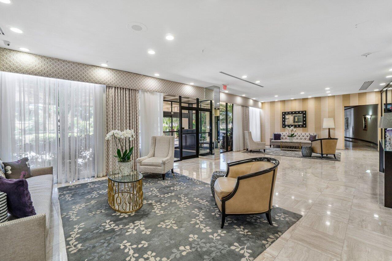 ENVOY CONDO - Residential