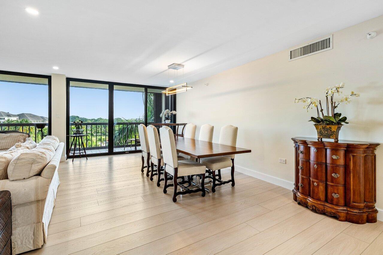 ENVOY CONDO - Residential