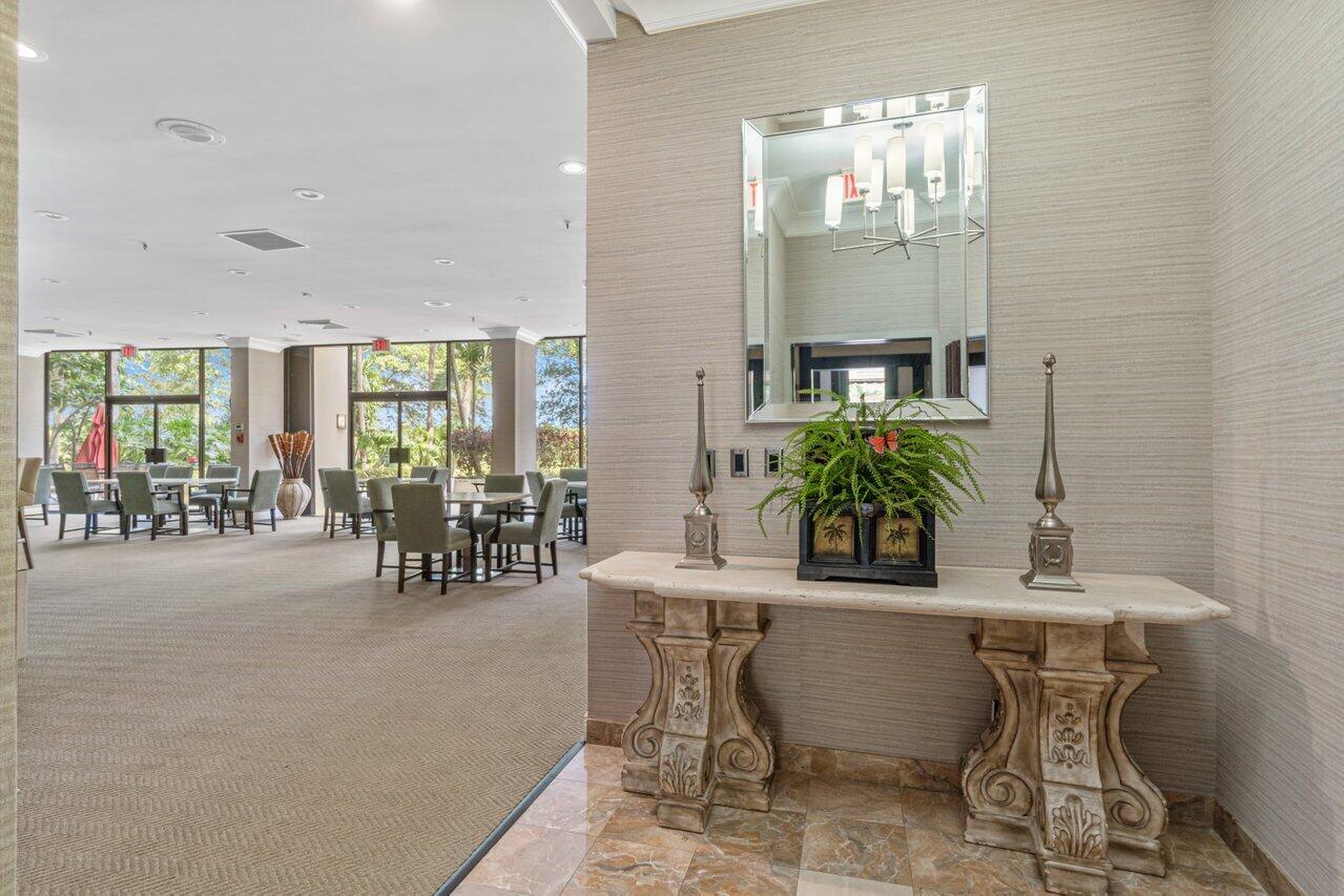 ENVOY CONDO - Residential
