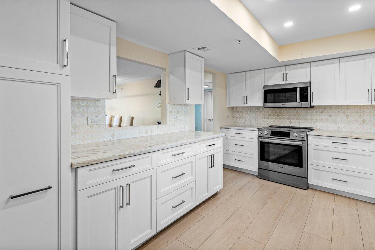 ENVOY CONDO - Residential