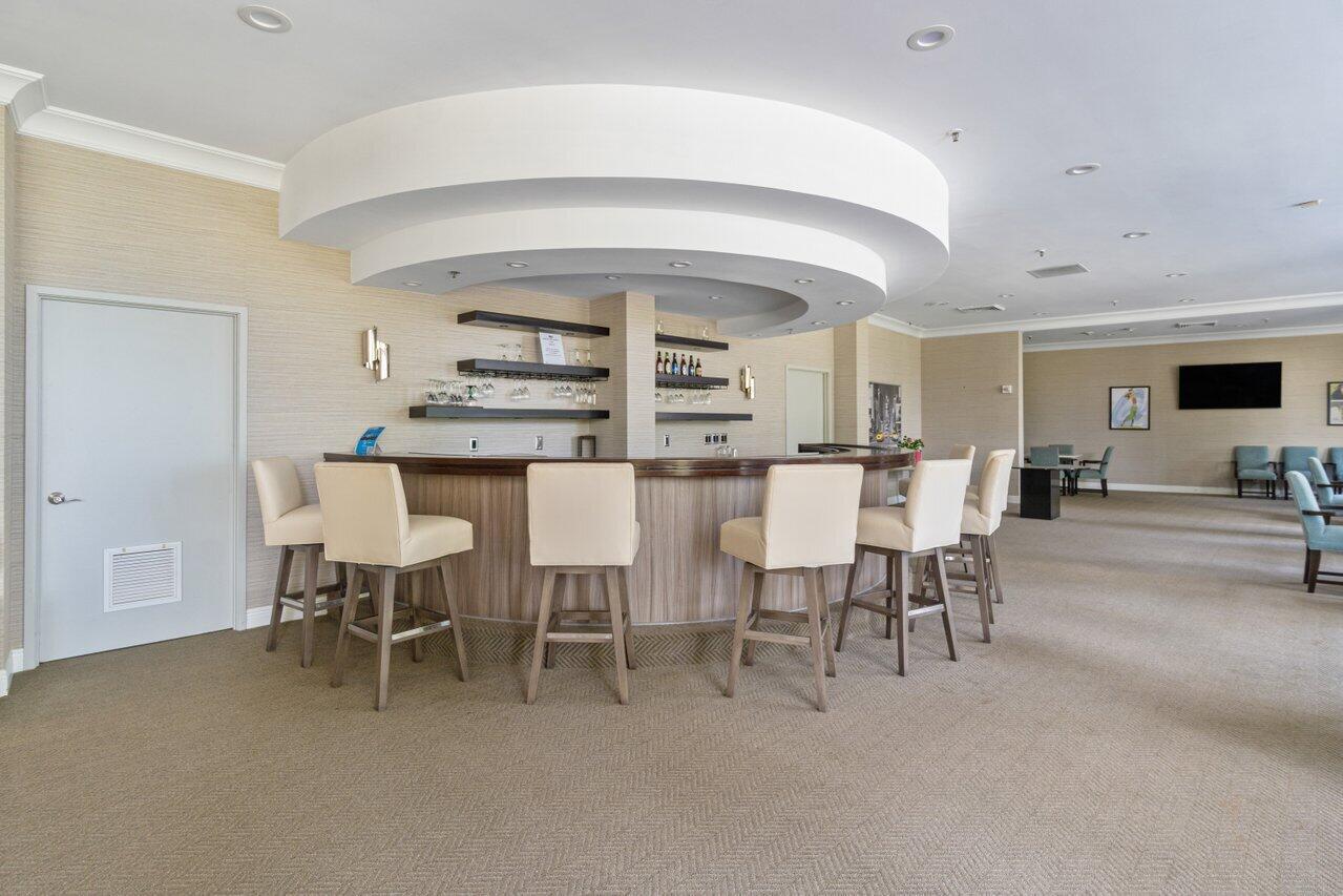 ENVOY CONDO - Residential