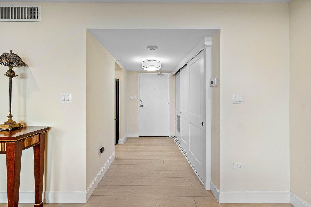ENVOY CONDO - Residential
