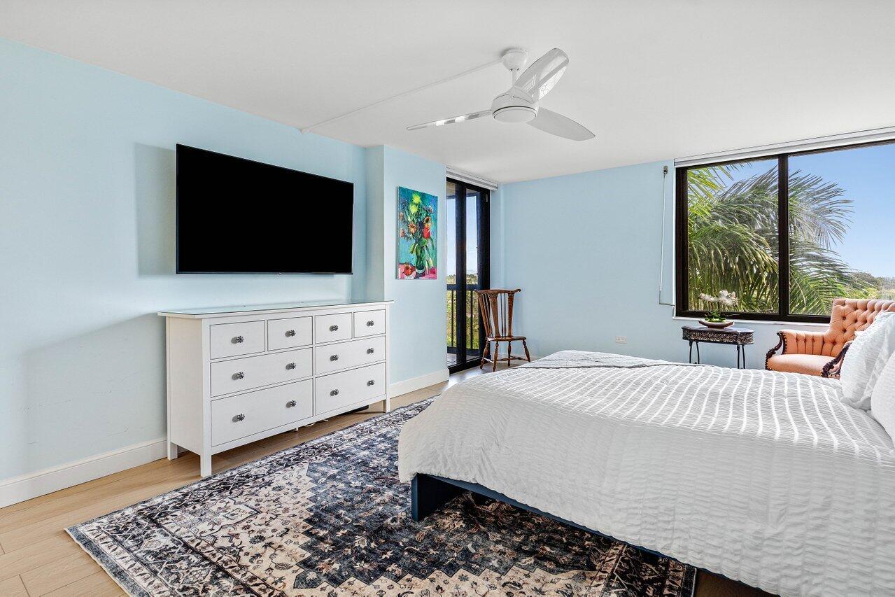 ENVOY CONDO - Residential