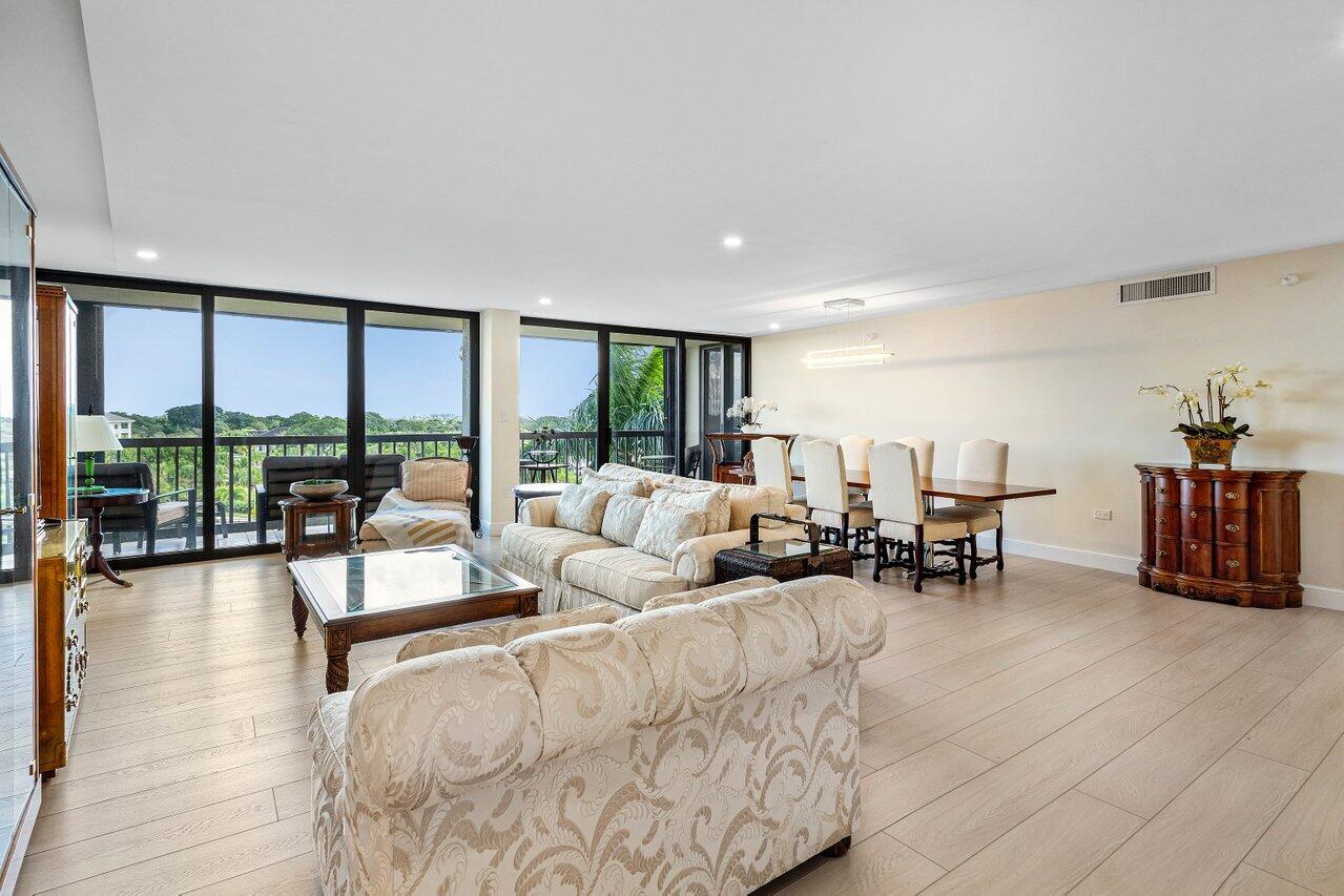 ENVOY CONDO - Residential