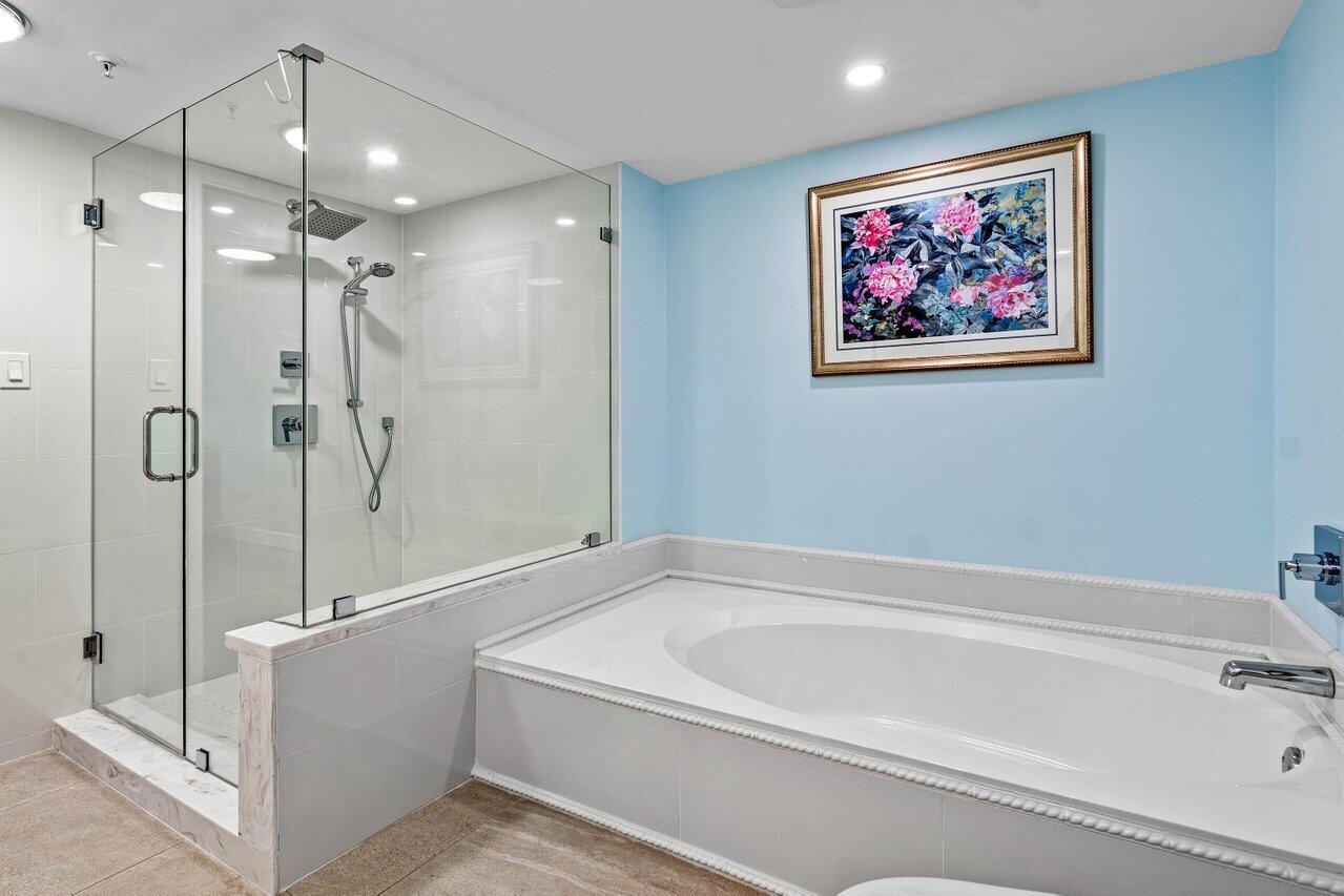 ENVOY CONDO - Residential