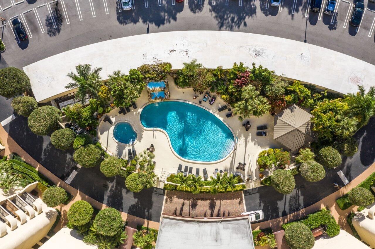 ENVOY CONDO - Residential