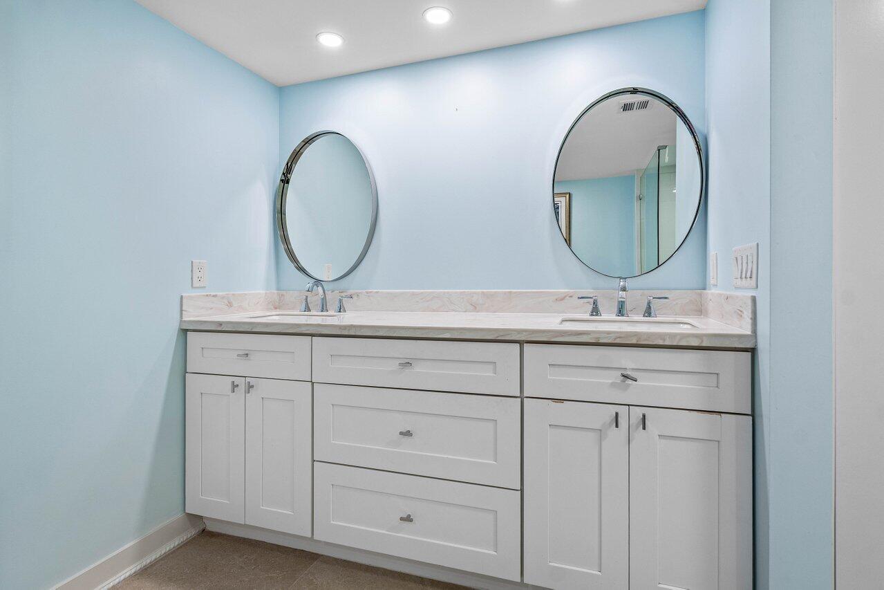 ENVOY CONDO - Residential