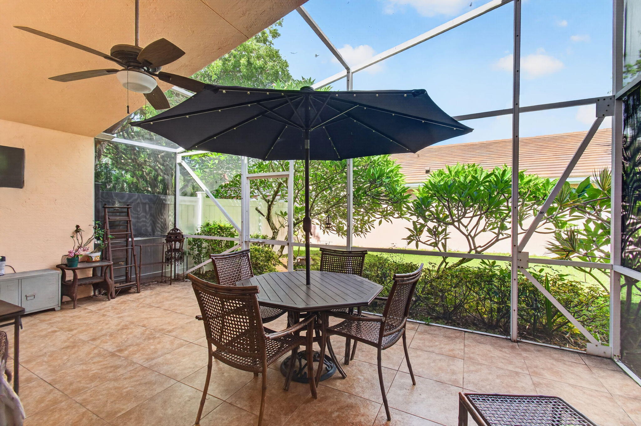CORAL LAKES - Residential