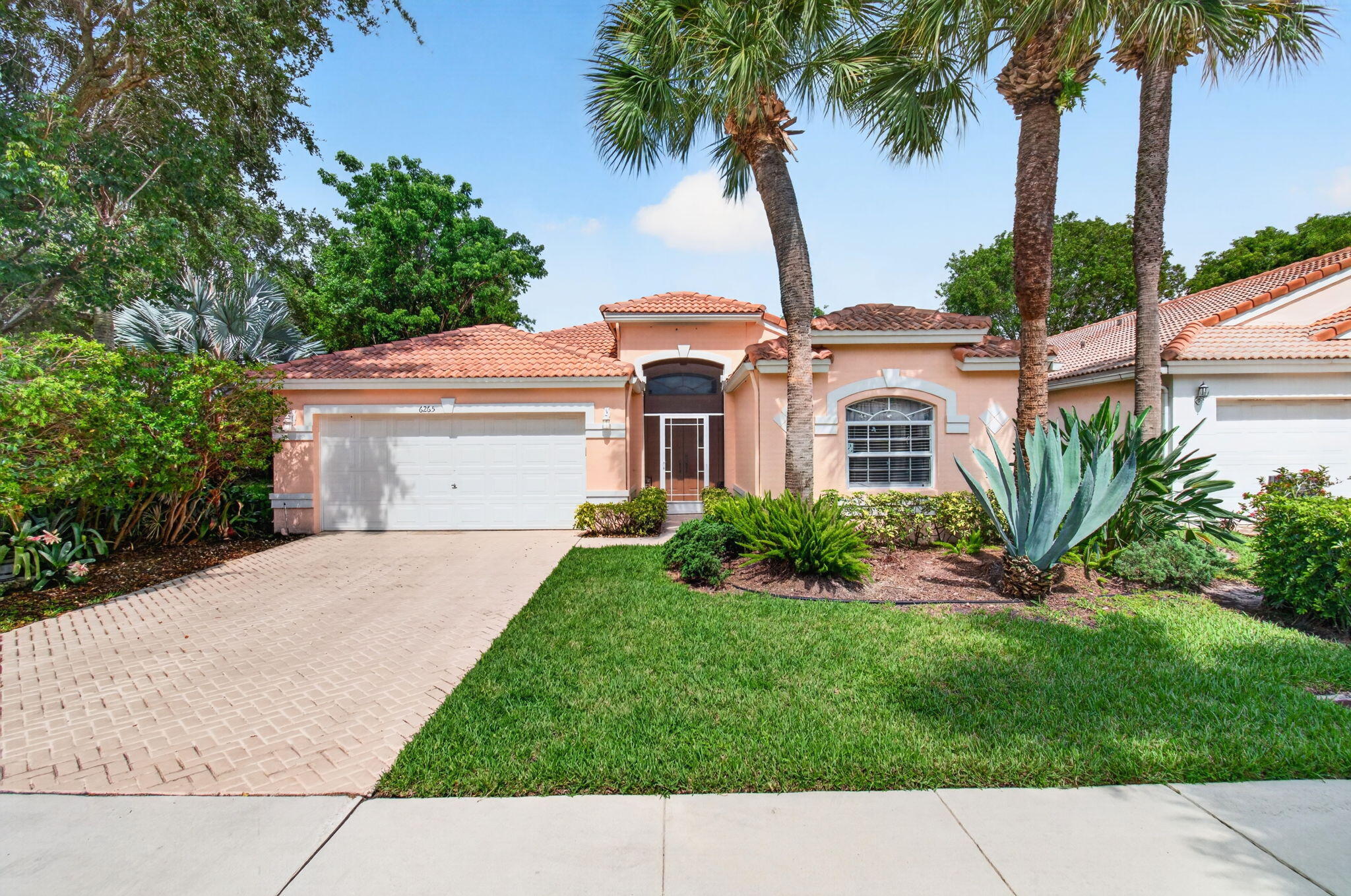 CORAL LAKES - Residential