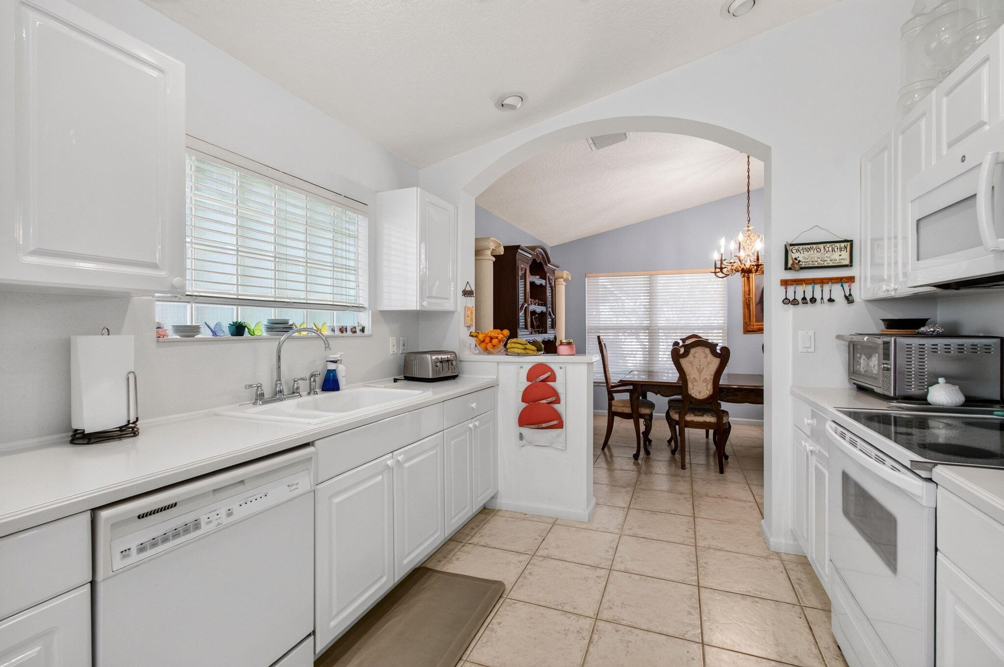 CORAL LAKES - Residential