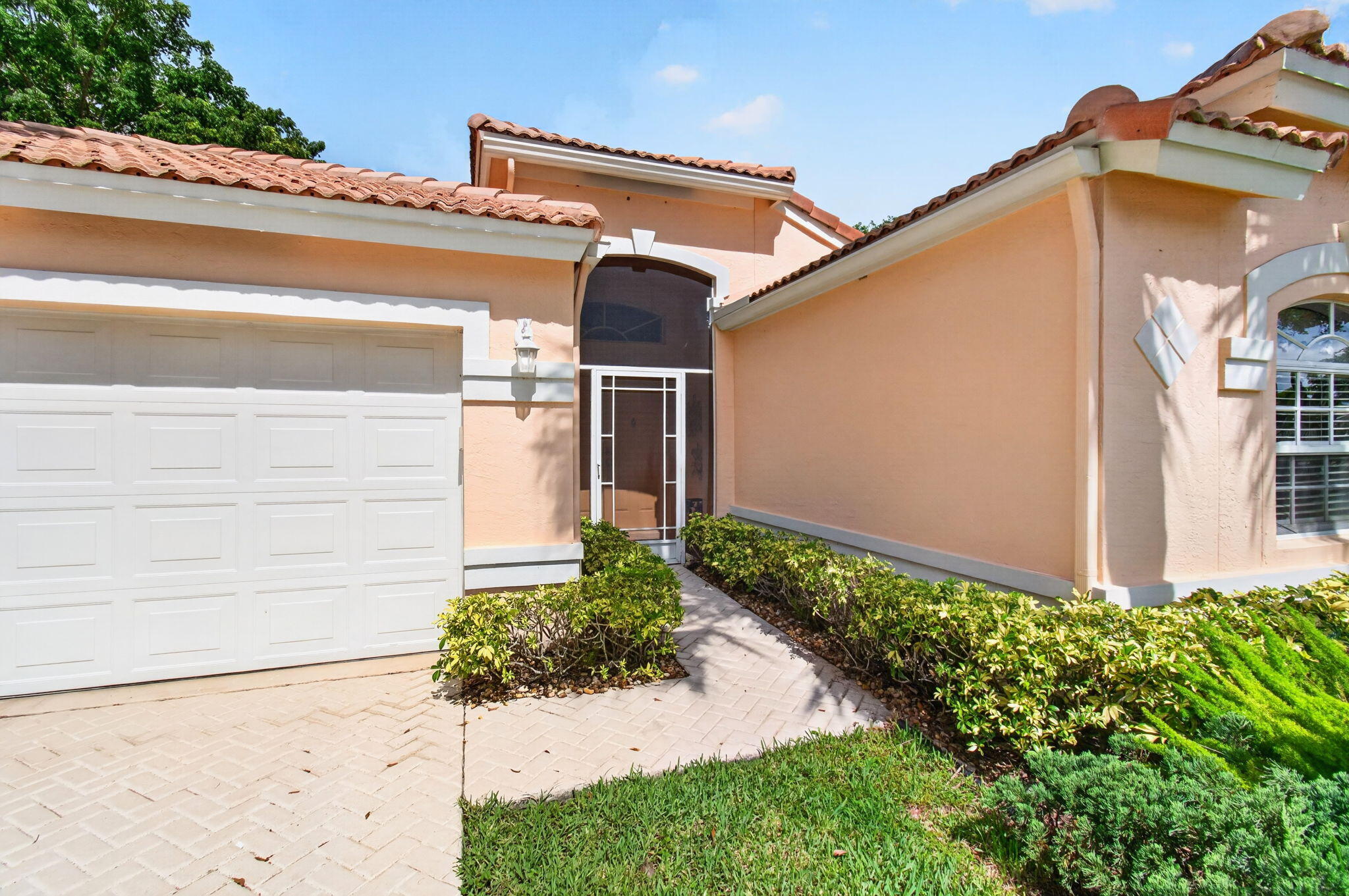 CORAL LAKES - Residential