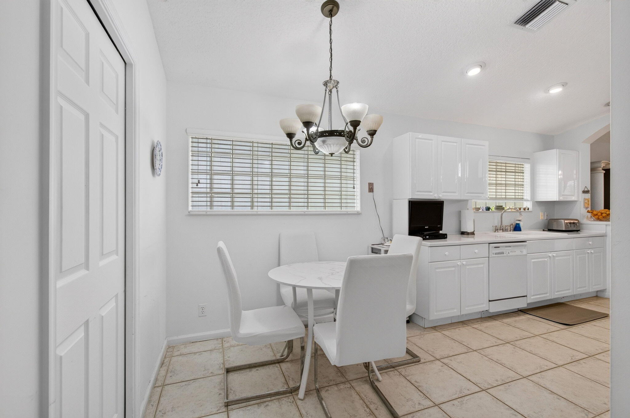 CORAL LAKES - Residential