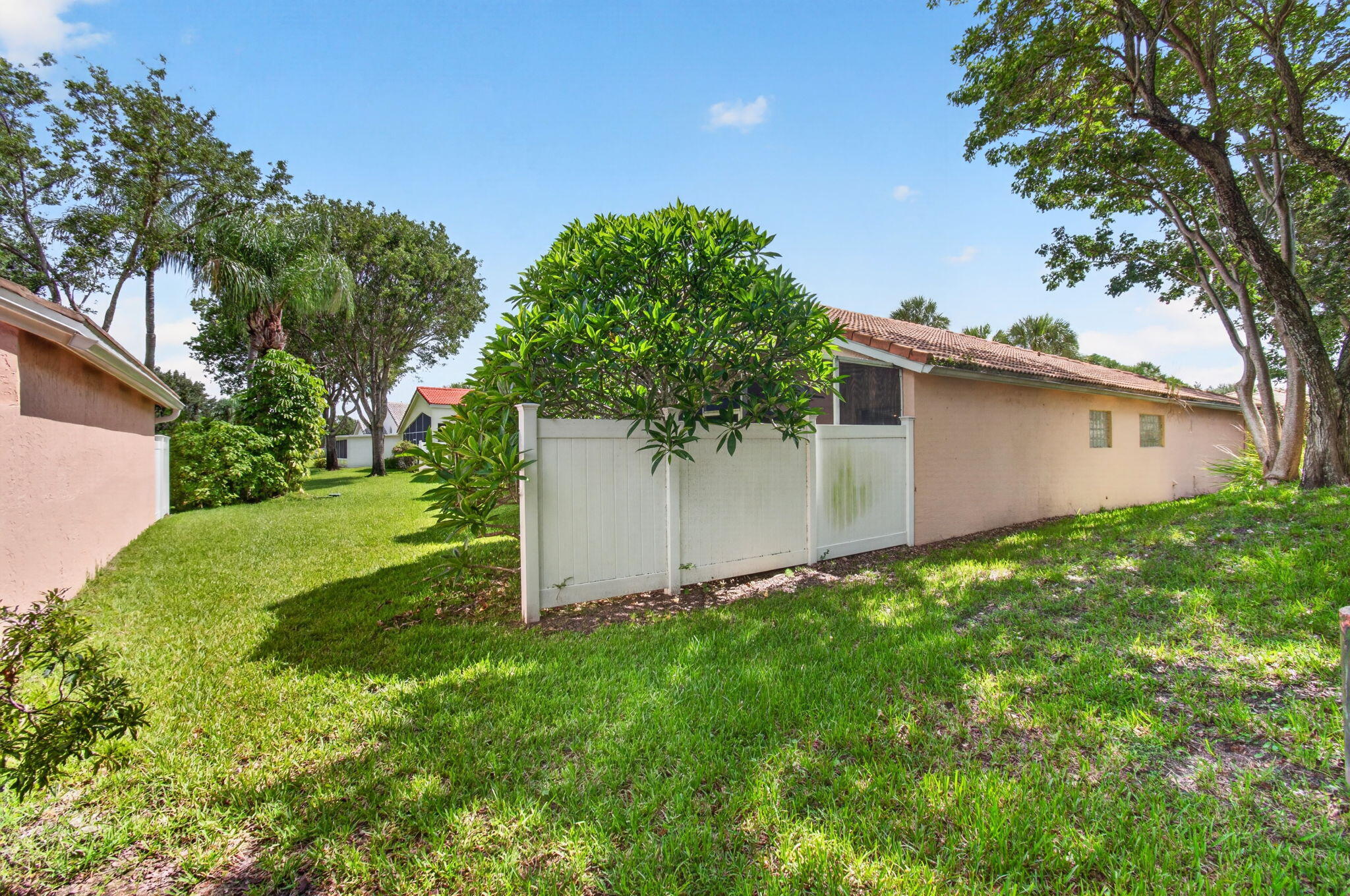 CORAL LAKES - Residential