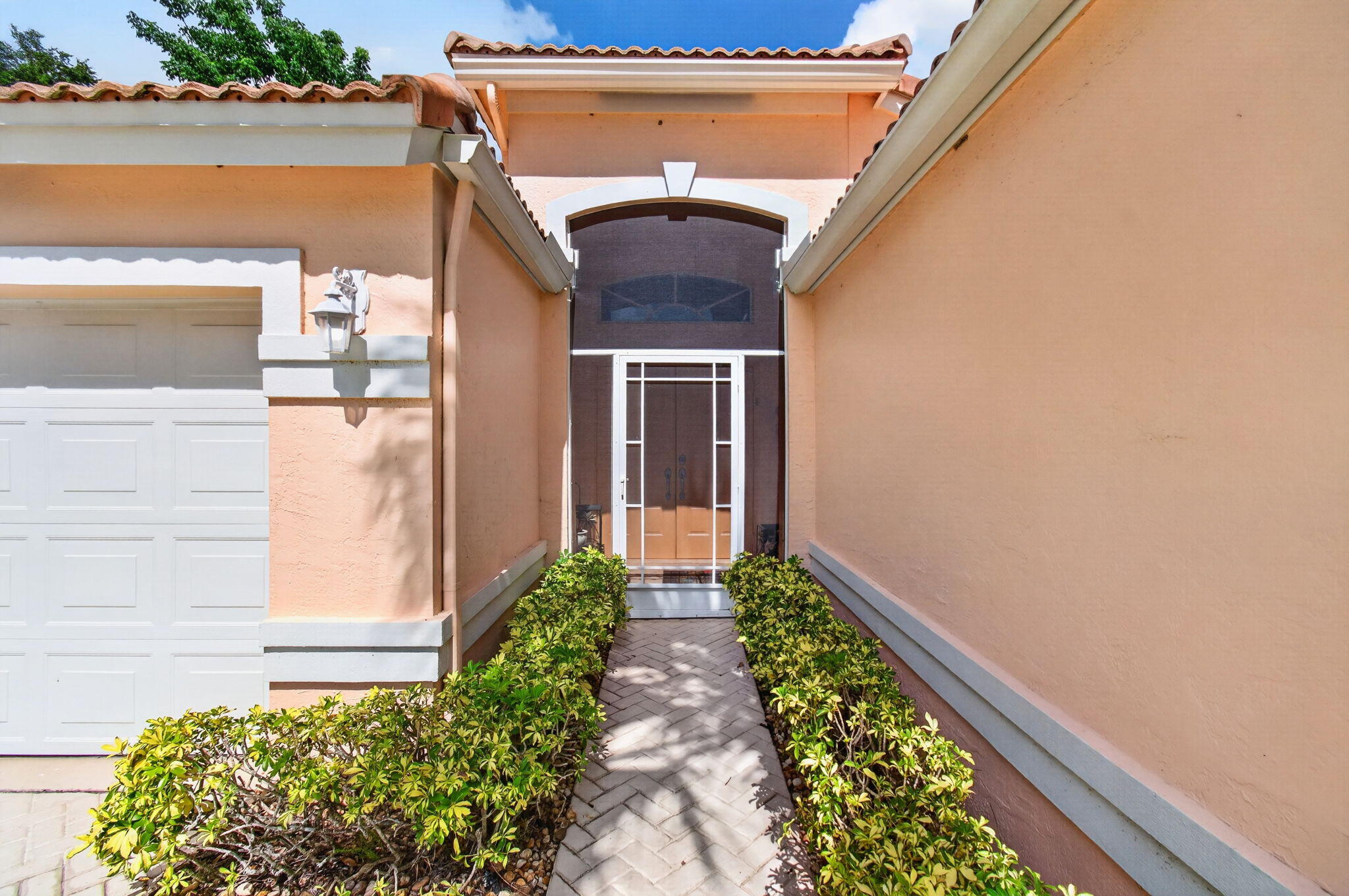 CORAL LAKES - Residential