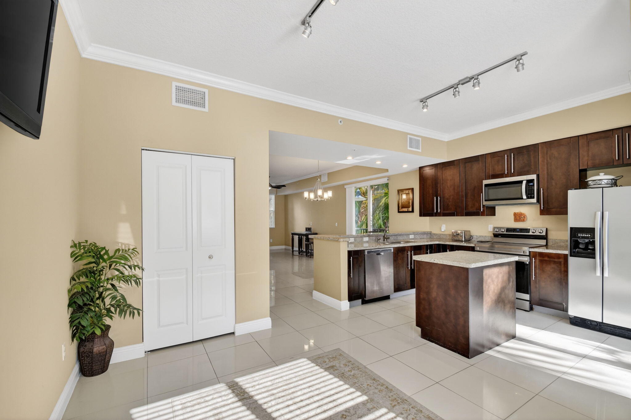 PENINSULA ON THE INTRACOASTAL CONDO - Residential