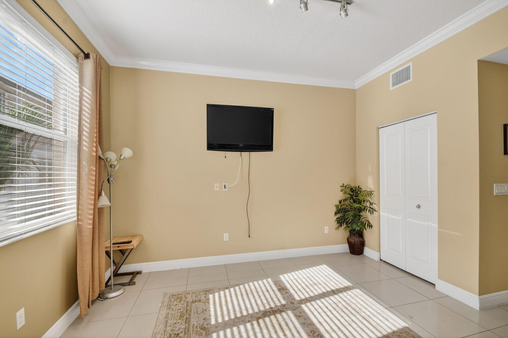PENINSULA ON THE INTRACOASTAL CONDO - Residential