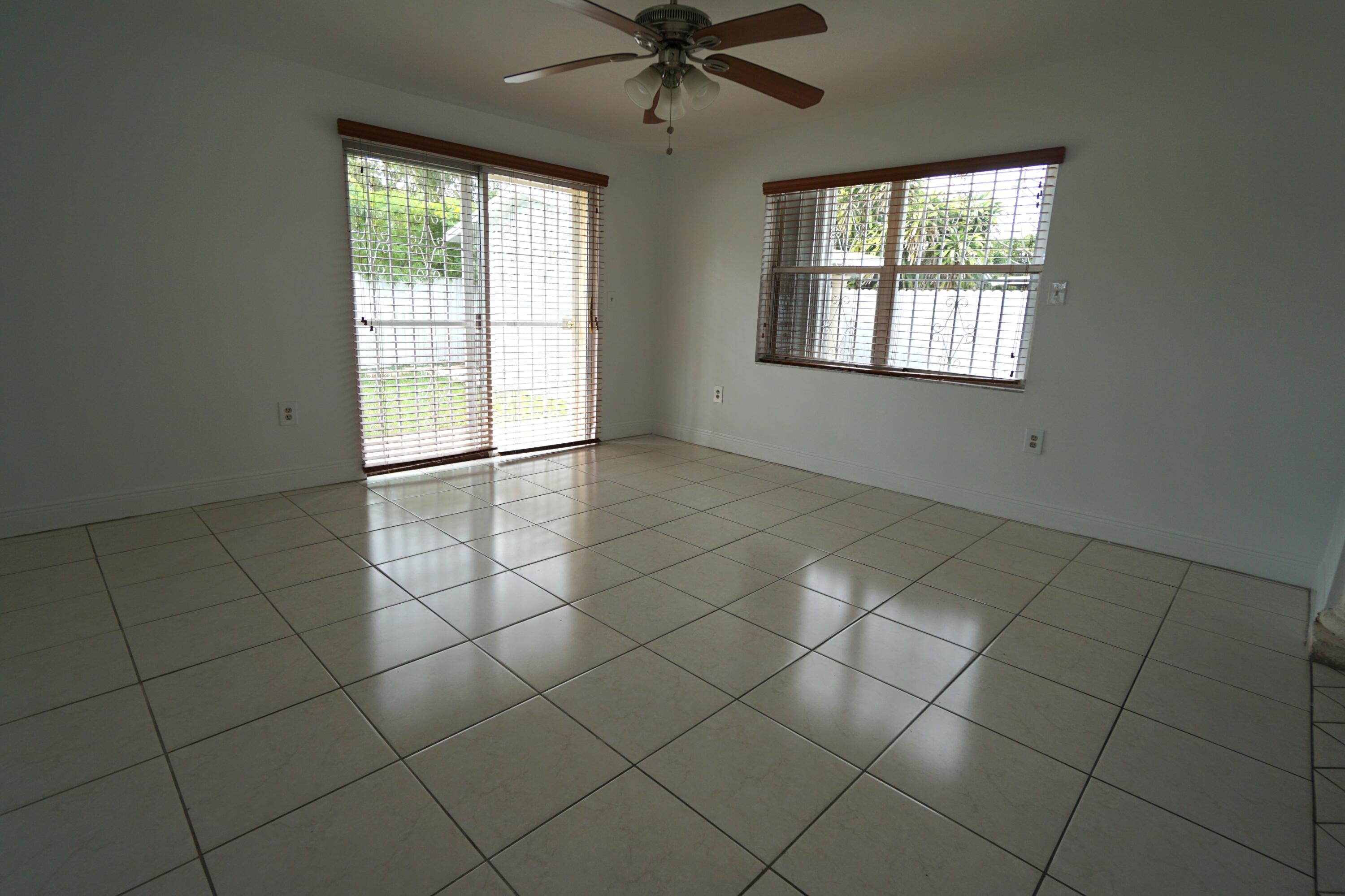 PALMLAND HOMES SOUTH NO 7 SEC B - Residential