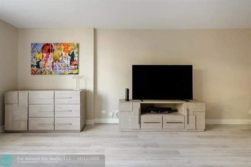 Roney Palace Condo - Residential