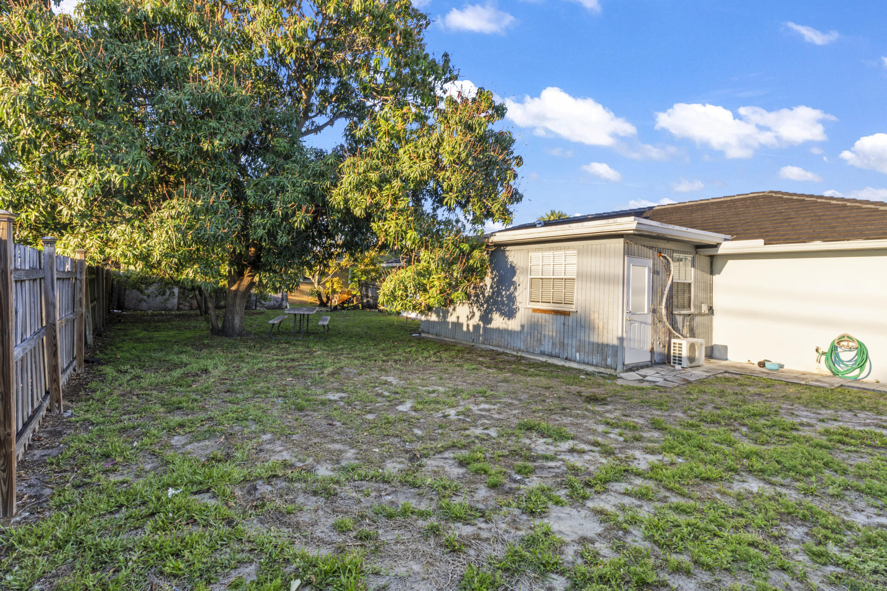 PALM RIDGE ESTS NO 2 IN - Residential