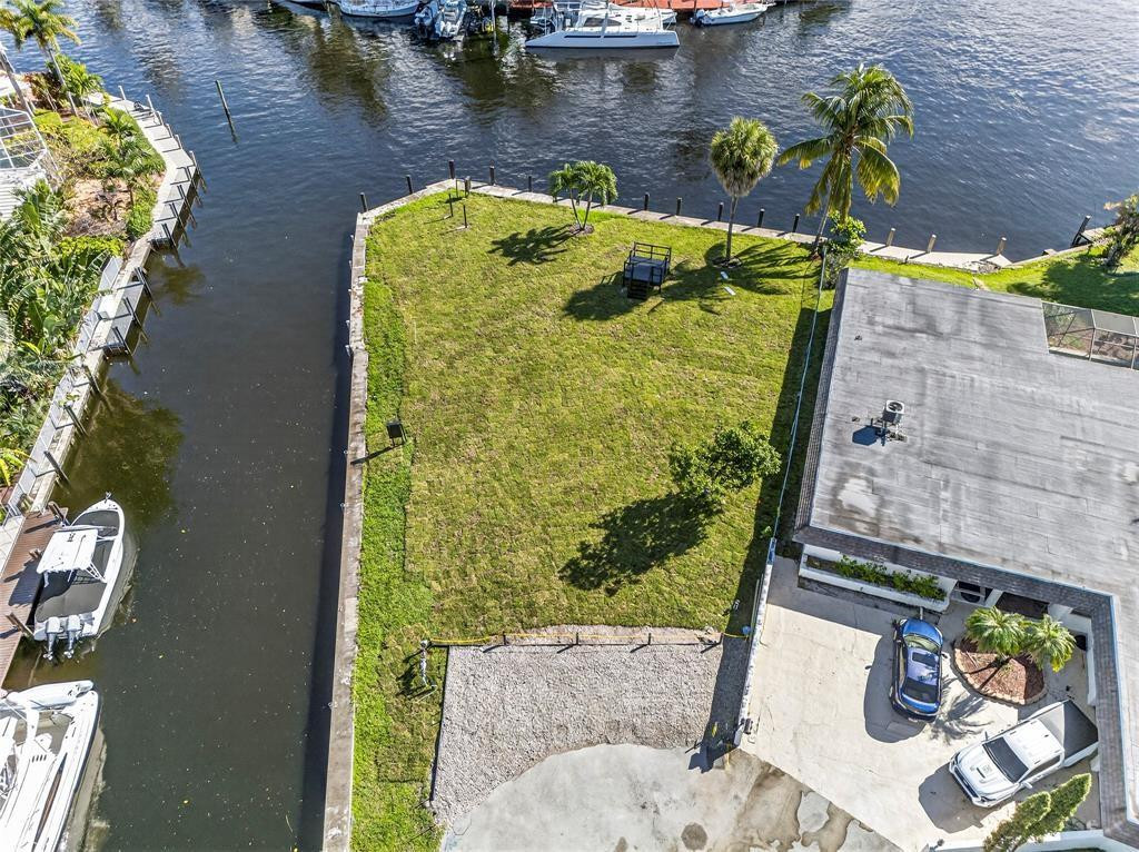 Tropical Point 2 54-27 B - Land