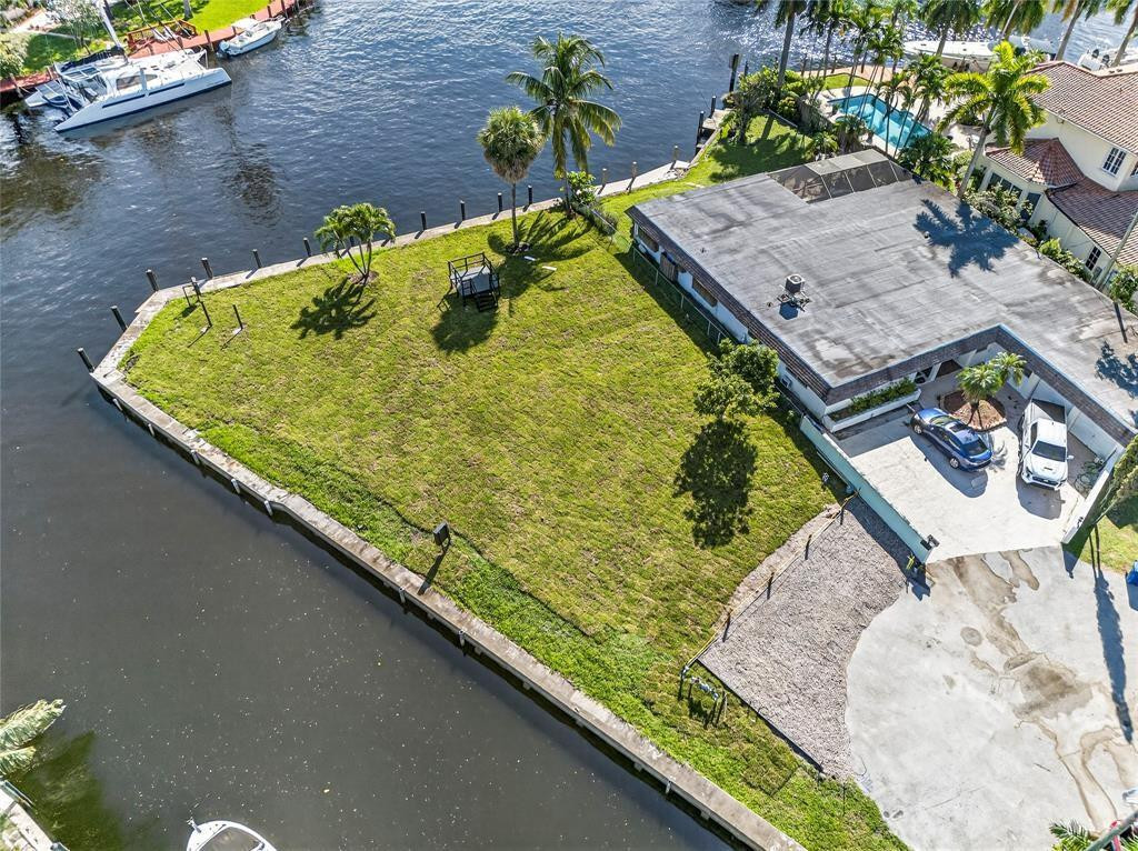Tropical Point 2 54-27 B - Land