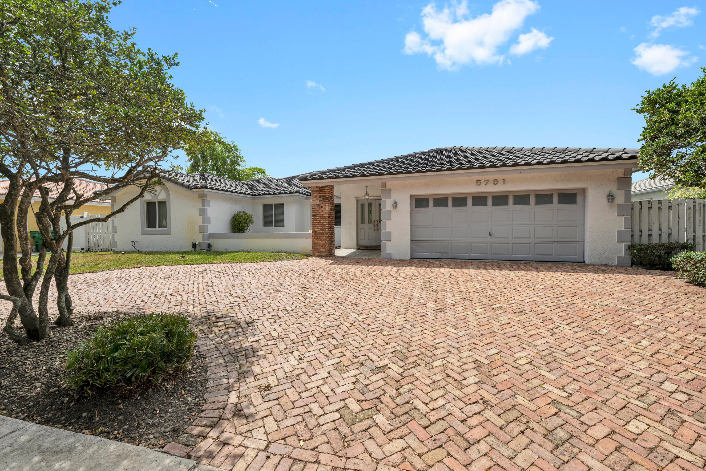 Your rare opportunity to own a beautifully updated home positioned on one of the most sought-after lots in Hawkes Bluff, offering expansive lake views and unforgettable sunsets. This is the highly desirable Ivanhoe-Hawkes Bluff with low HOA fees and zoned for Hawkes Bluff Elementary, Silver Trail Middle, and West Broward High, with convenient access to Weston, Fort Lauderdale, Miami, I-75 and I-595.  With one of the largest floor plans in the community and an exceptional lake location high ceiling and tons of natural light this is a home designed for entertaining, or just to relax and unwind. Call for Showings.