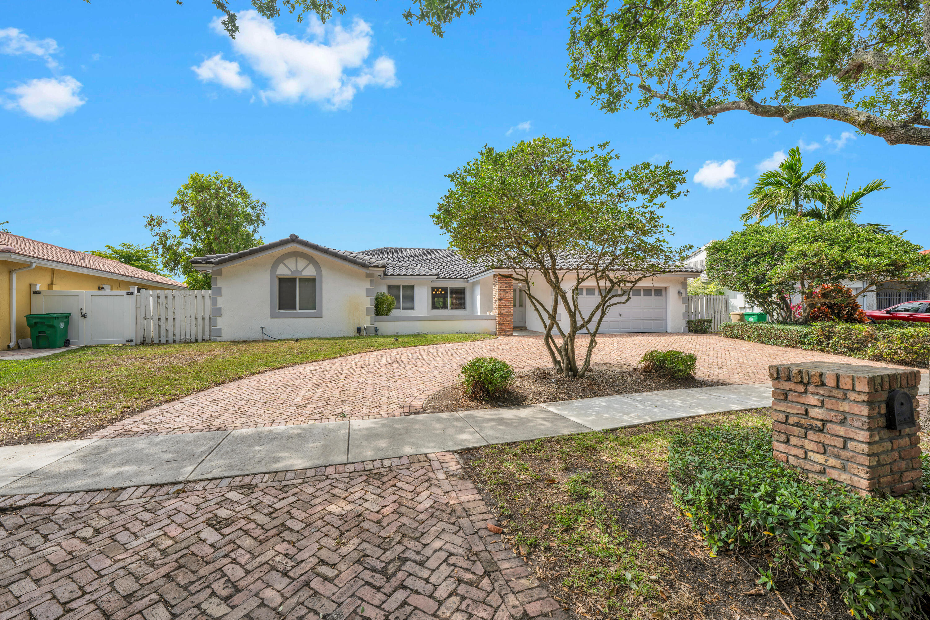 HAWKES BLUFF - Residential