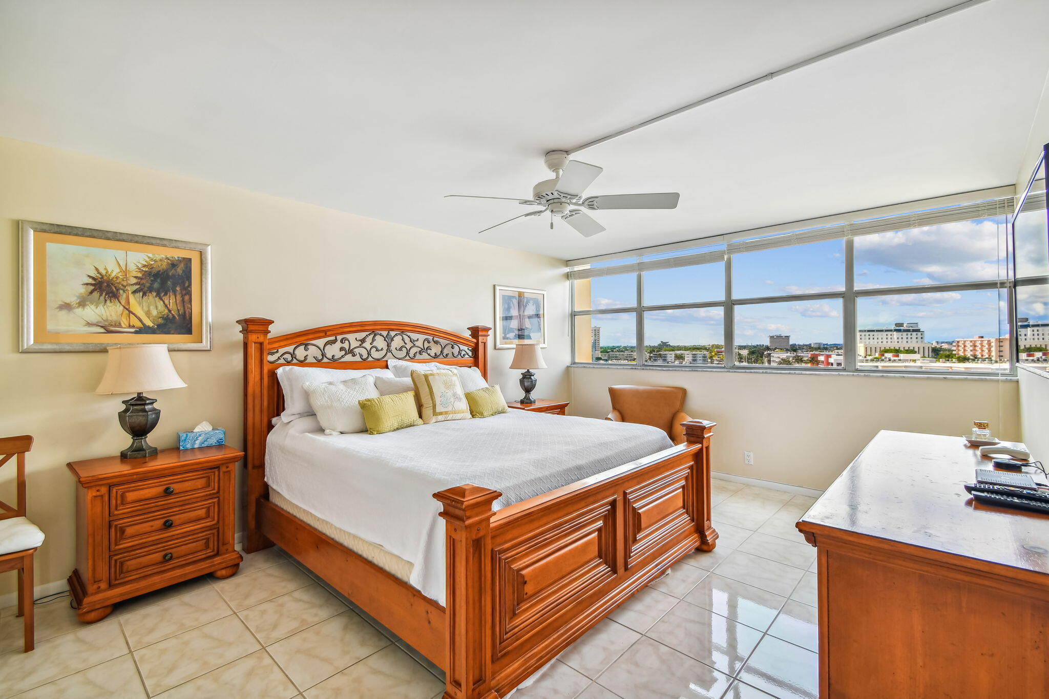 LAKE POINT TOWER CONDOMINIUM - Residential