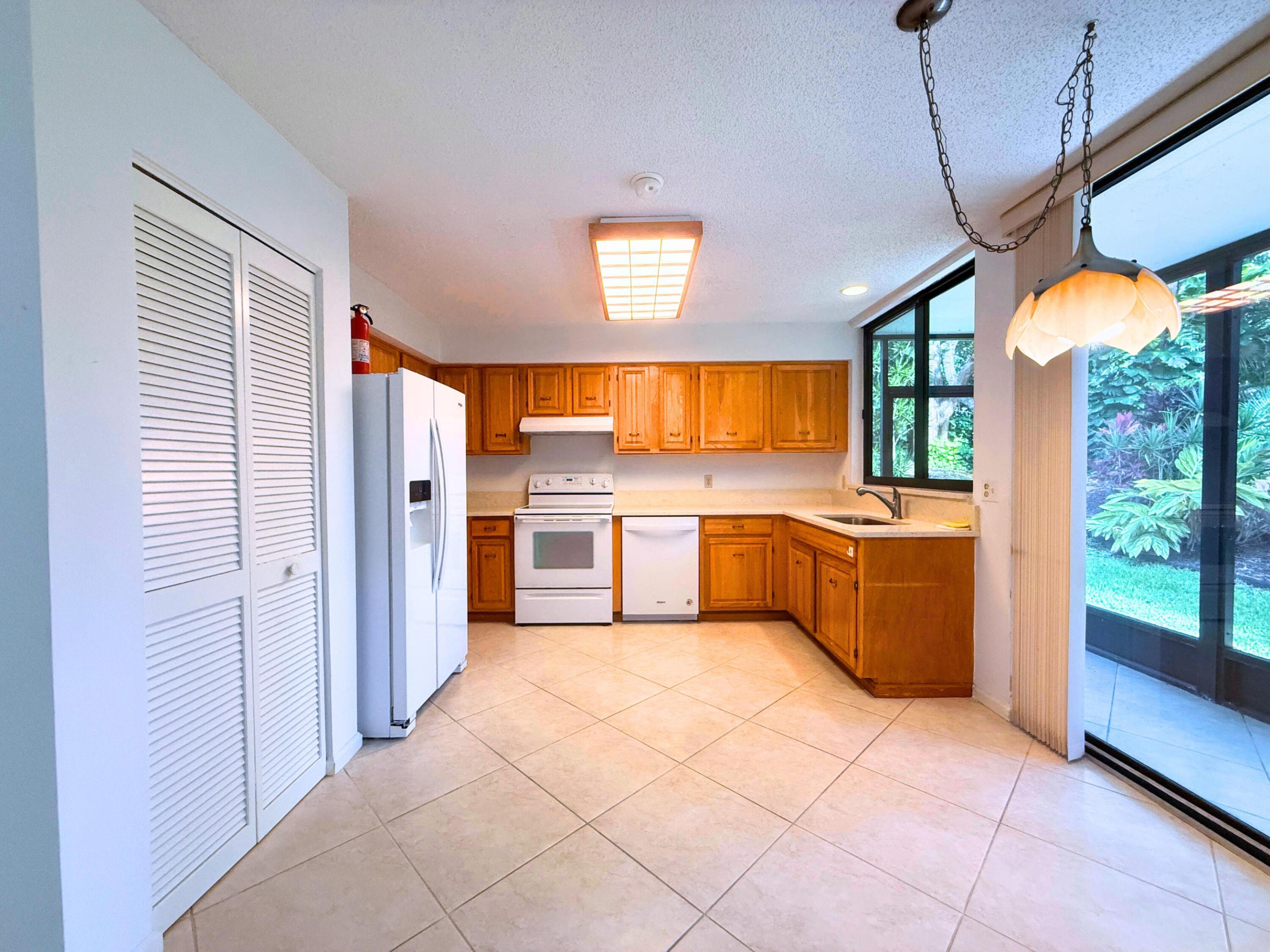 PEPPERTREE CONDO - Residential