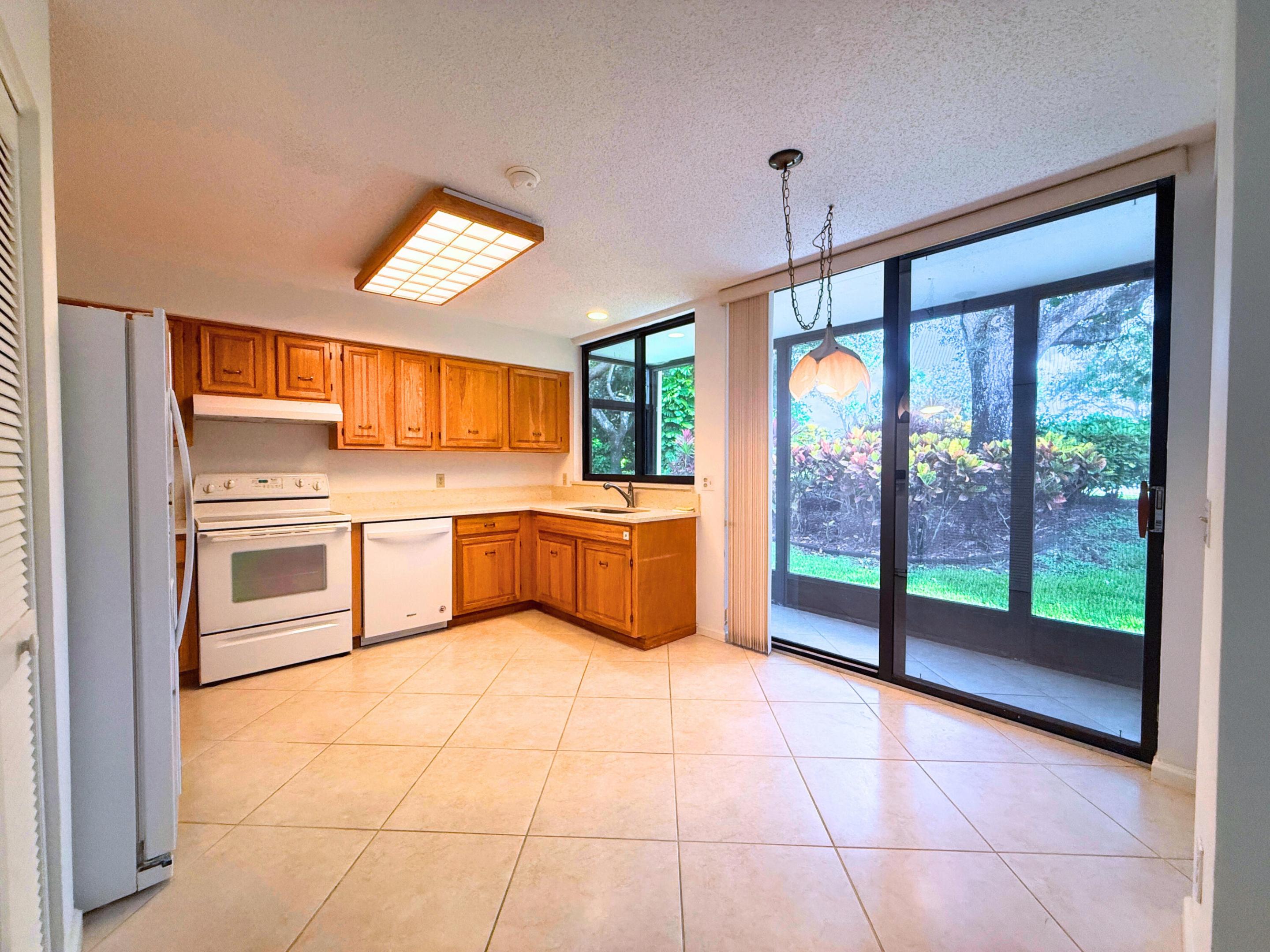 PEPPERTREE CONDO - Residential