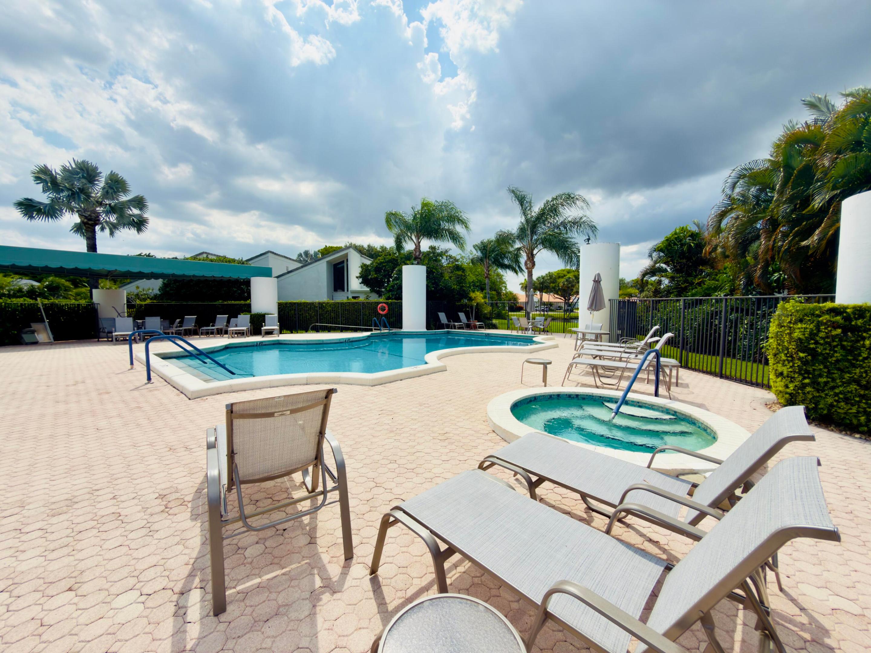 PEPPERTREE CONDO - Residential