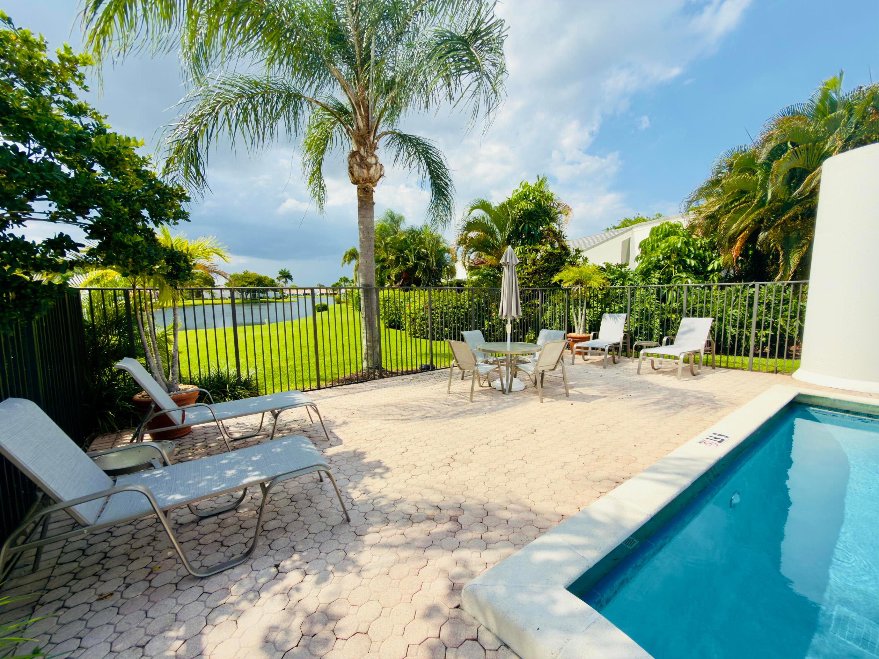 PEPPERTREE CONDO - Residential