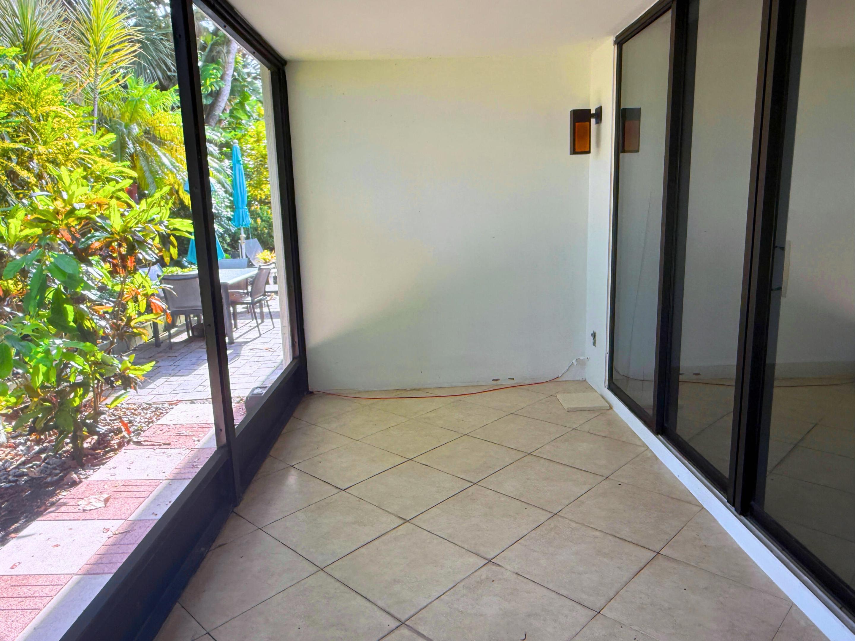 PEPPERTREE CONDO - Residential