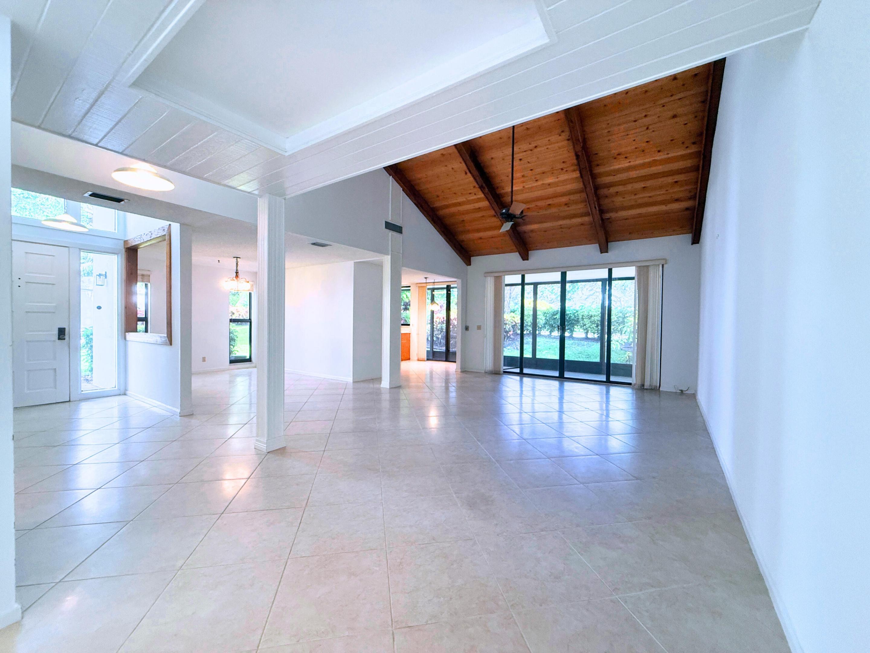 PEPPERTREE CONDO - Residential