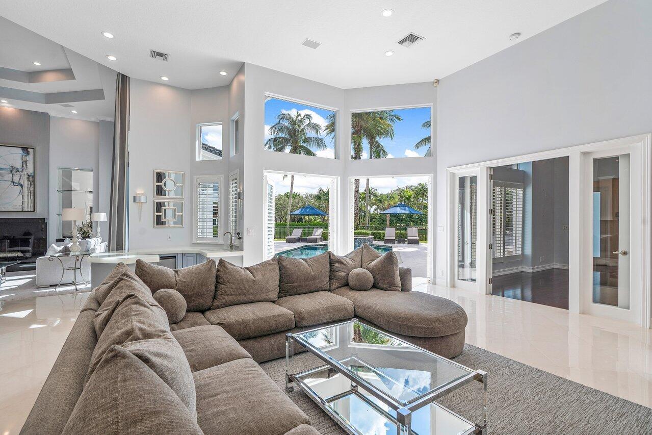 WINDSOR BAY - Residential
