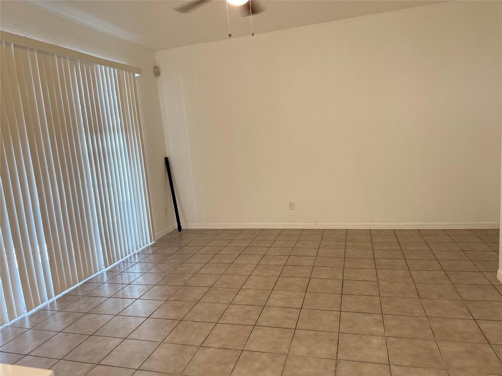 EMBASSY LAKES - Residential