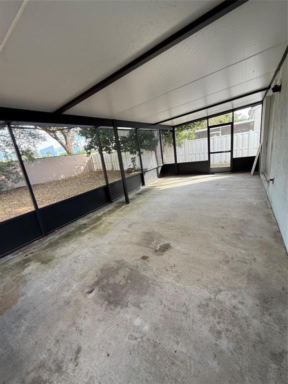 EMBASSY LAKES - Residential
