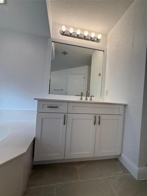 EMBASSY LAKES - Residential