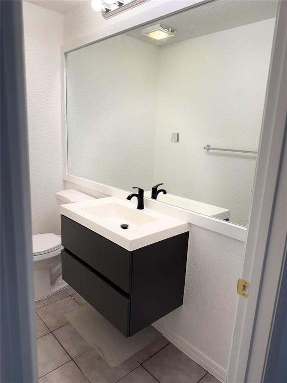 EMBASSY LAKES - Residential
