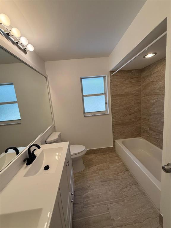 EMBASSY LAKES - Residential
