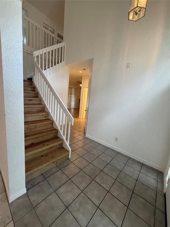 EMBASSY LAKES - Residential