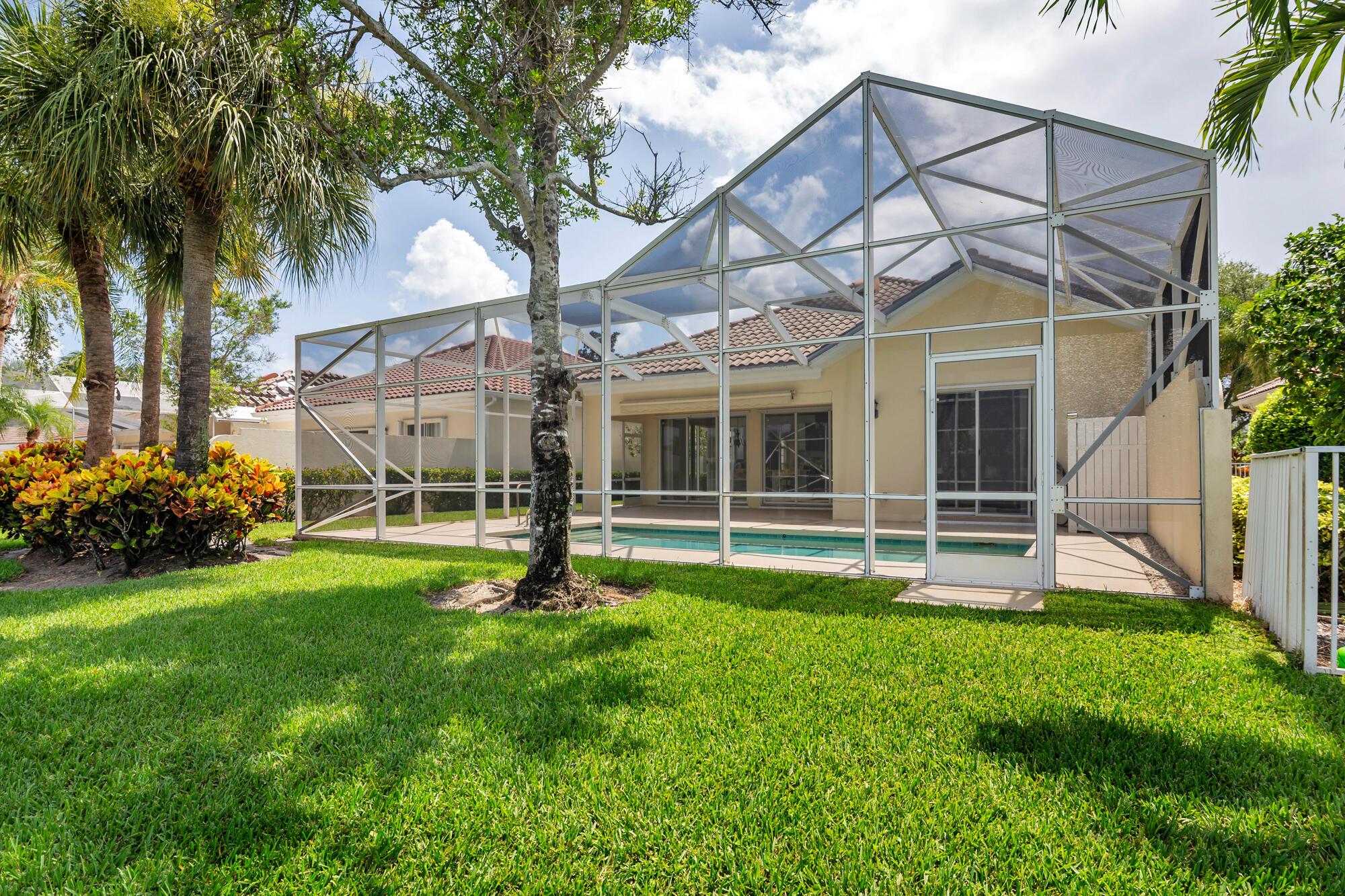 ISLES AT PALM BEACH GARDENS - Residential