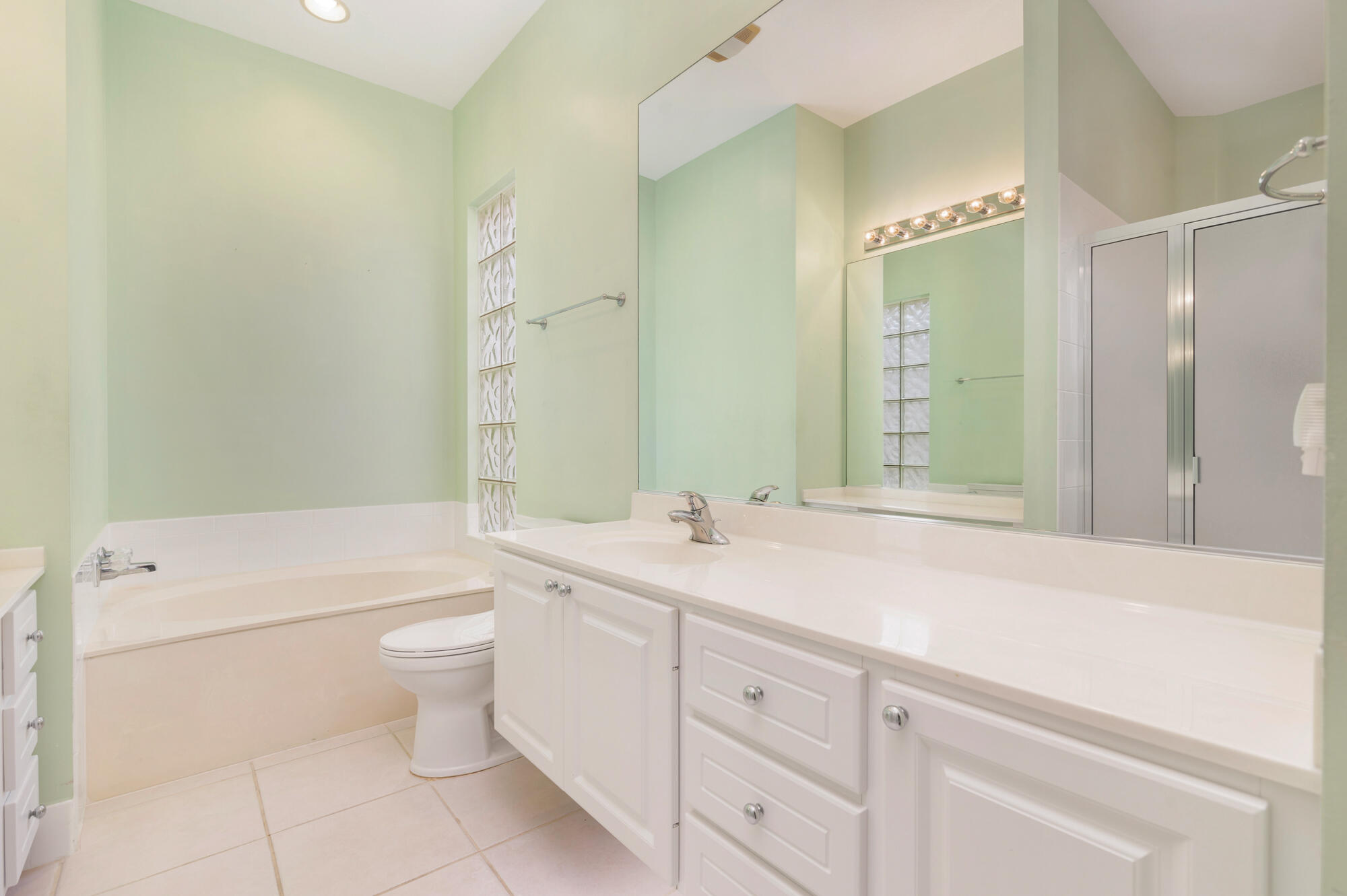 ISLES AT PALM BEACH GARDENS - Residential